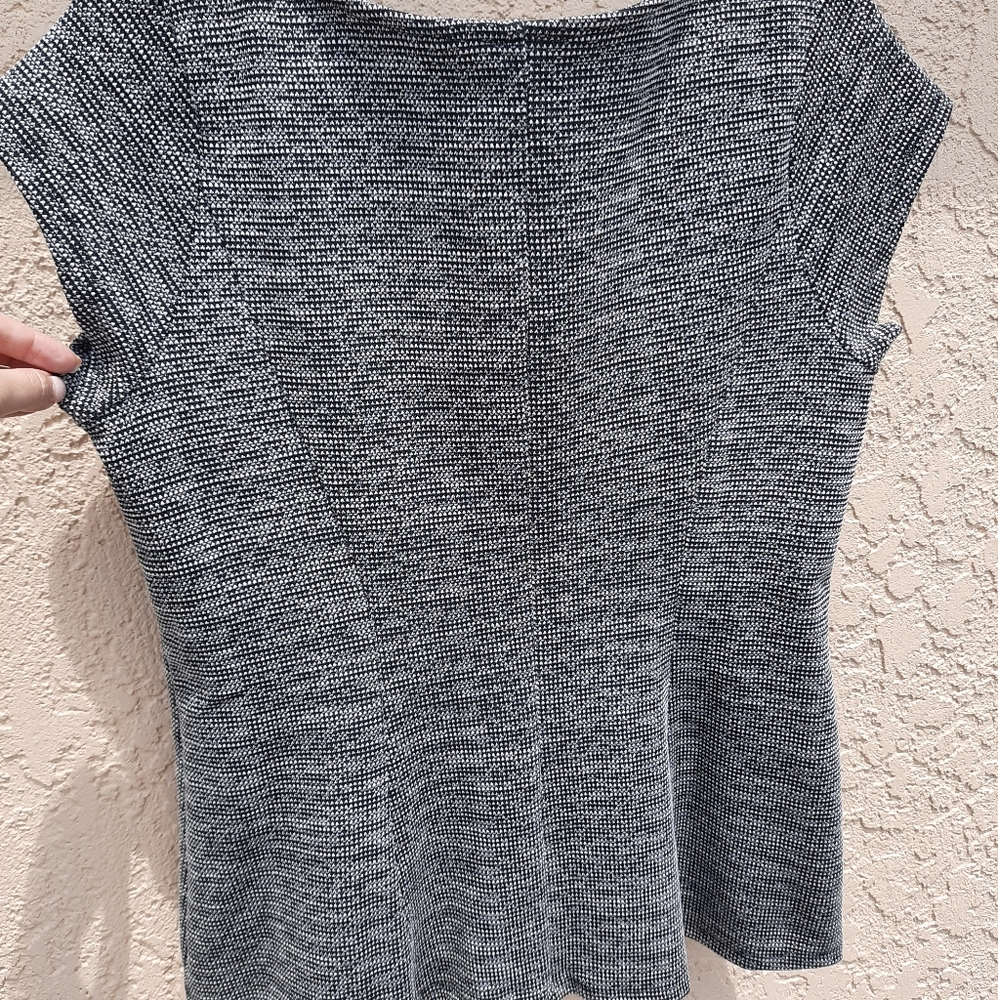 Textured fitted top - Picture 2 of 3